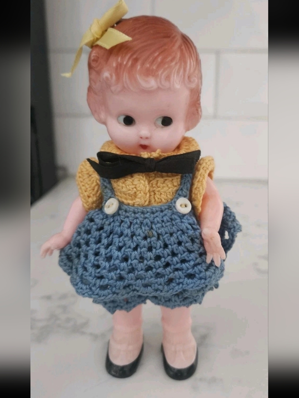 Vtg 1950s Knickerbocker 6" Poseable Hard Plastic Doll Side Glance Crochet Outfit